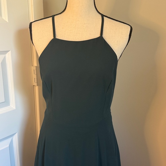 Elegant Green Halter Gown - Picture 4 of 10